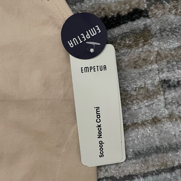 Stretchy scoop neck cami size small NWT - Picture 5 of 5